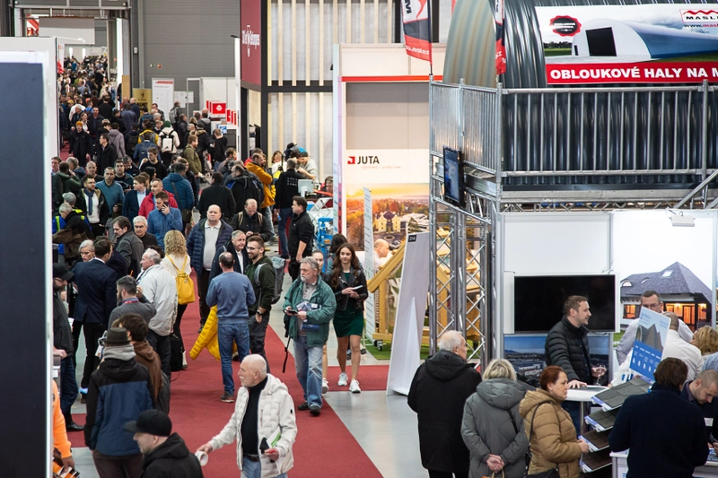 Why Roofs Solar Craft Fair Matters for B2B - 1
