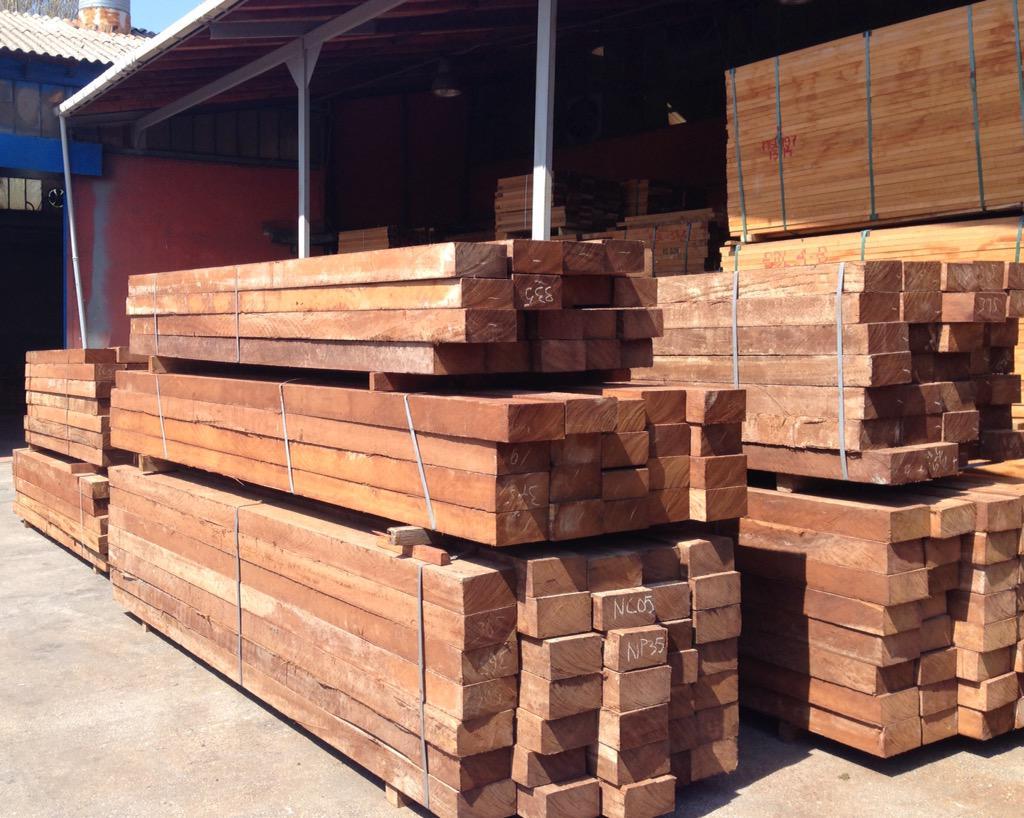 Supply Sawn Timber Pine/Beech Wood/oak Lumber at Low Prices Transport Means Airplane, Freight Train, Ship, Trucks and Cars
