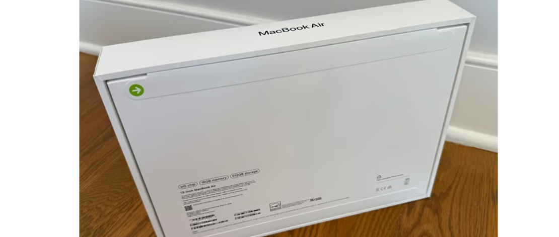 FACTORY SEALED NEW Apple MacBook Air 13.6