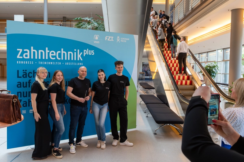 Discover Zahntechnik plus: B2B Event Guide - 1