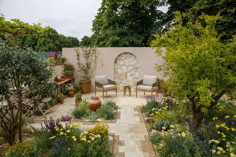 Unlock HAMPTON COURT PALACE FLOWER SHOW: Must-Know B2B Event - 2