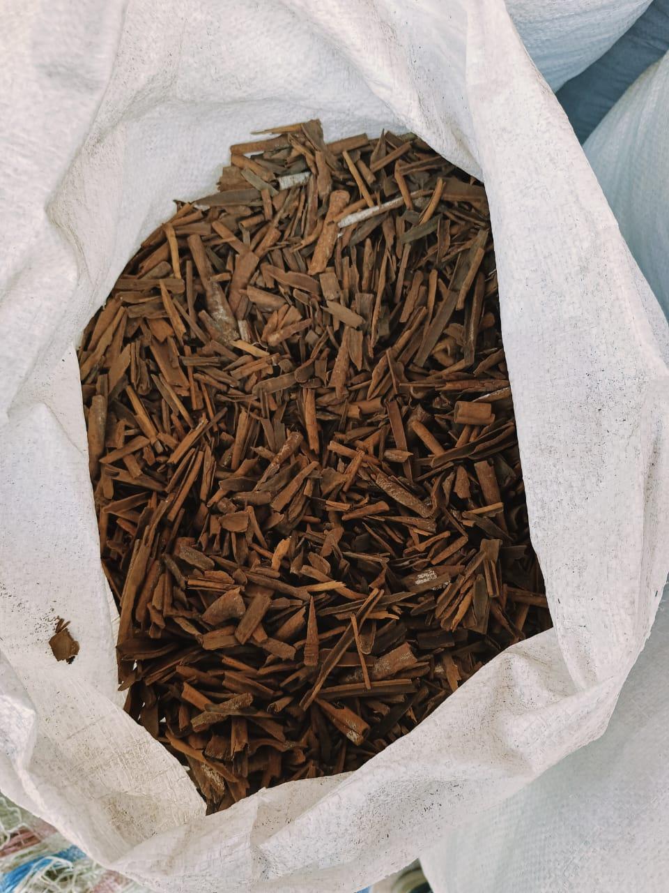 Cinnamon Sticks Image 4