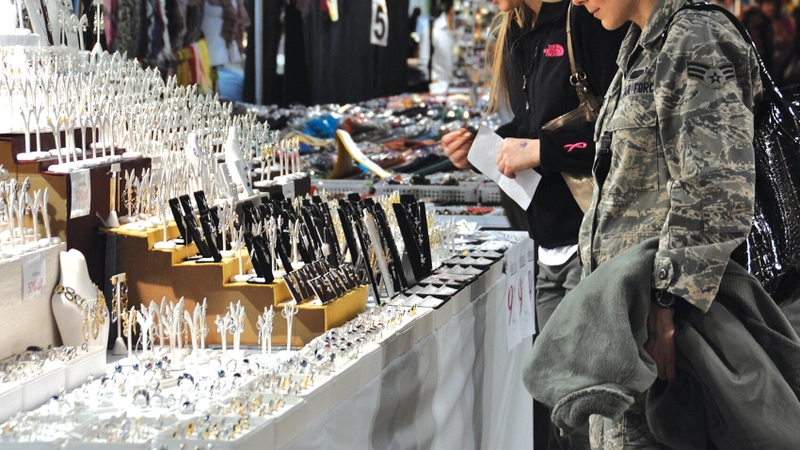 Discover International Gem & Jewelry Show: B2B Event Guide - 1