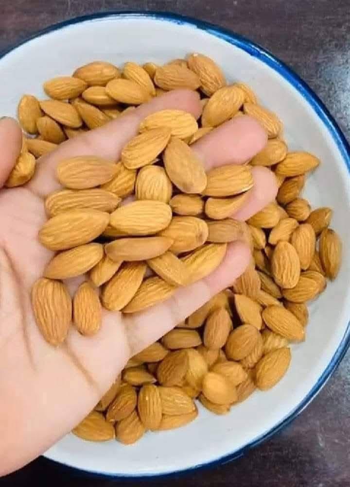 Almond Nuts  Grade A Moisture Content 10% Max Packaging Options 20kg Or 25kg Bags, Or Bulk