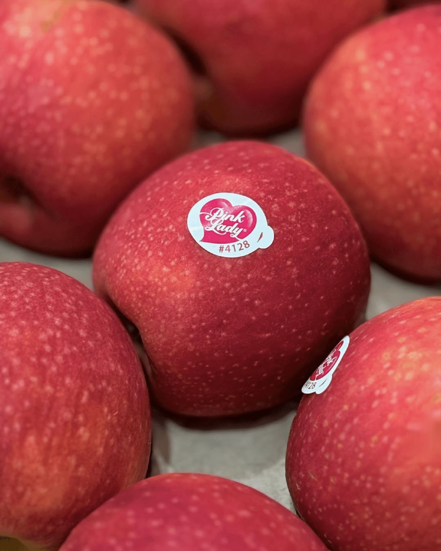 MOST POPULAR VIBRANT PINK-RED SKIN COLOR LADY APPLES, PREMIUM FRESH SWEET TART BALANCED FLAVOR PINK LADY APPLES 18KG SALE