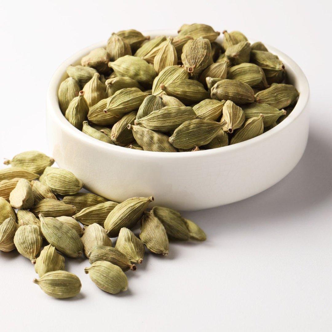 Natural Premium Green Cardamom Wholesale Distributor – Carefully Selected Export Quality Green Cardamom Pods for Spice Processing, Tea Blends, Baking, Seasoning, Herbal Remedies and Food Manufacturing with Bulk Supply, Custom Packaging Solutions and Fast Global Shipping