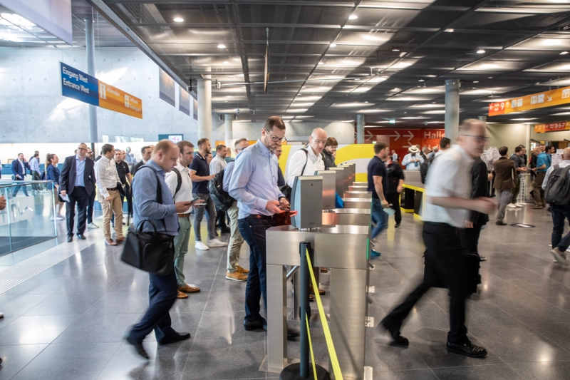 Inside GRINDING HUB: B2B Key Insights - 1