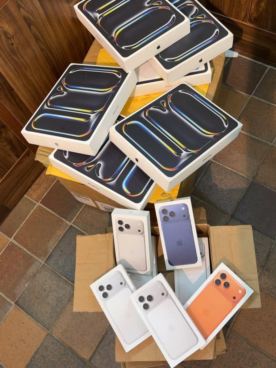 WTS BRABD NEW IPAD/IPHONE 512GB/1TB/2TB UNLOCKED