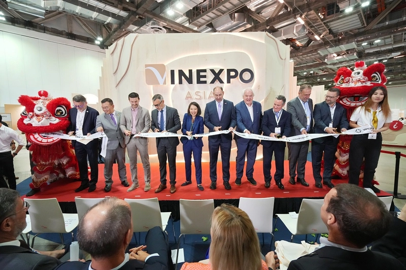 Why Attend Vinexpo Asia Singapore ? B2B Intro - 2