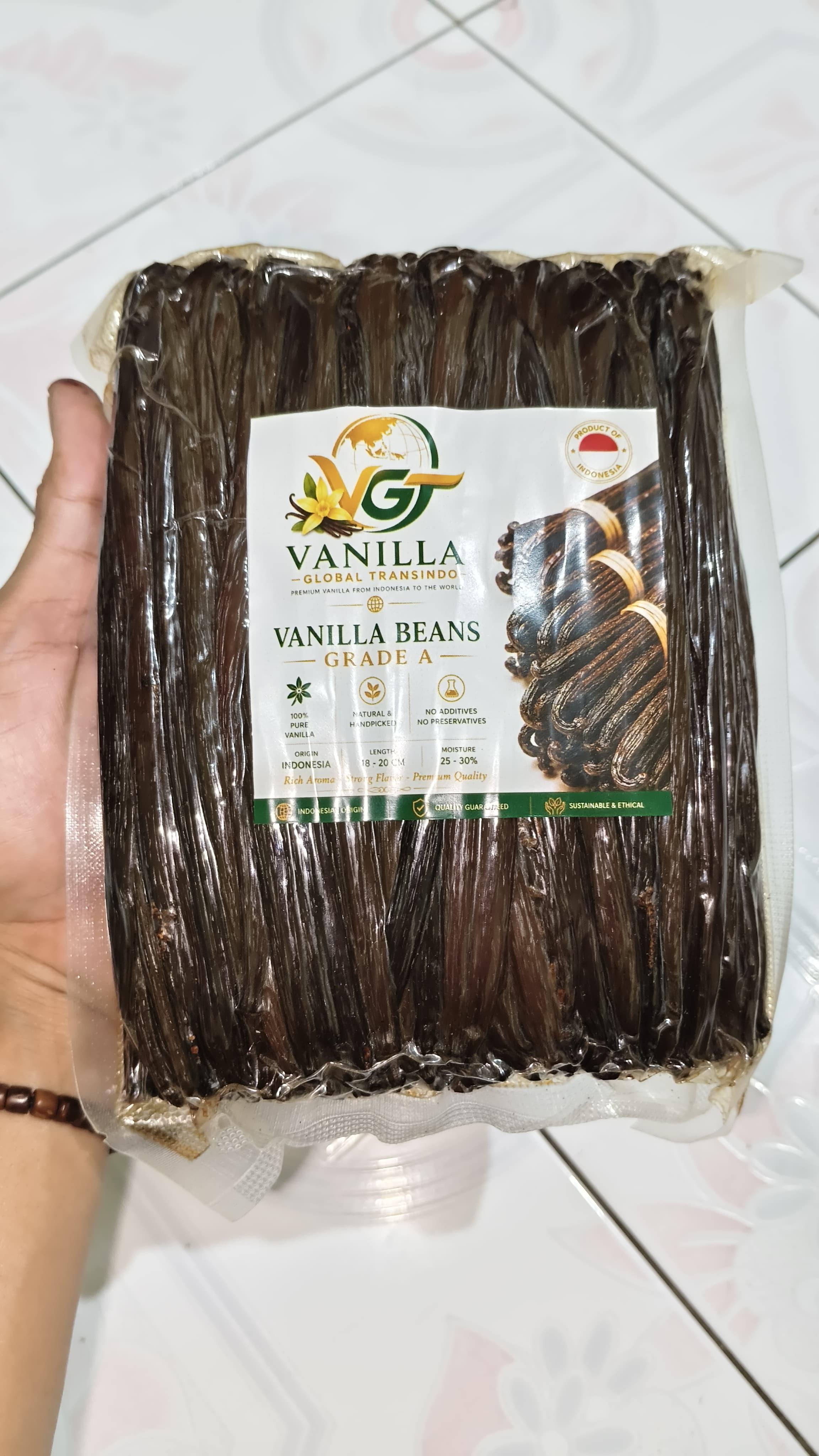 Indonesian Vanilla Planifolia Beans Grade A – Premium
