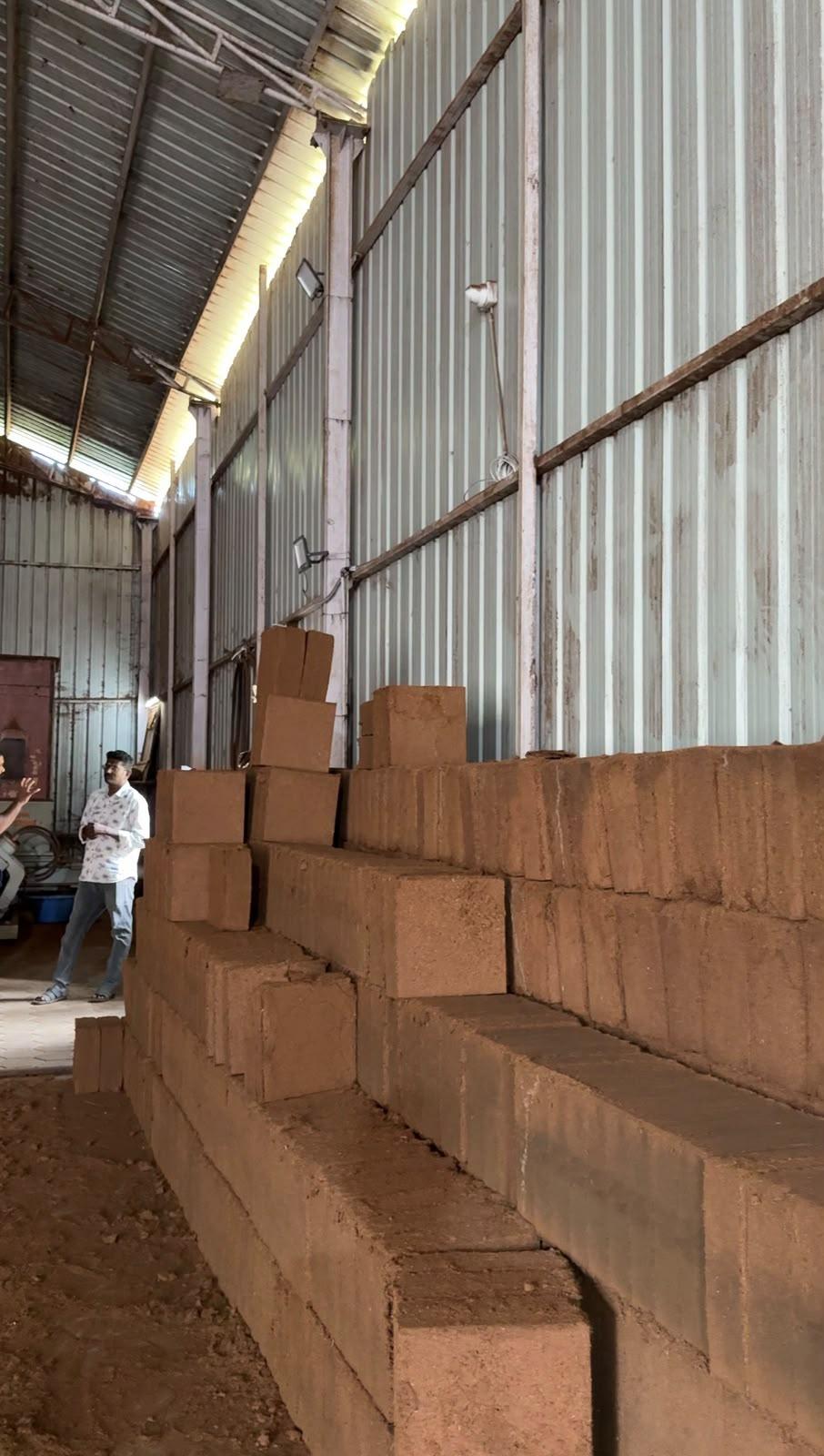 5kg COCOPEAT BRICKS for Grow Bags, Growing Medium for Gardeners, Home Gardening, Potting Mixes