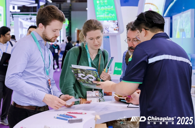 Discover CHINAPLAS: B2B Event Guide - 1