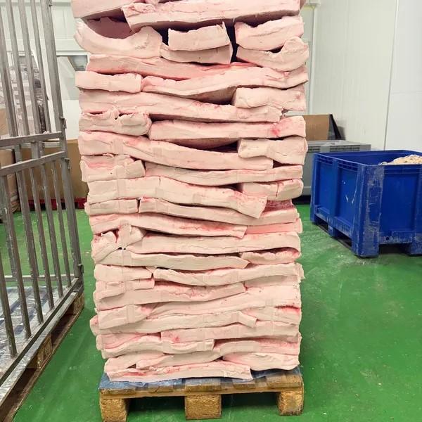 Frozen Iberian pork back fat available from Spain. Product: • Iberian pork back fat • Rindless • Frozen • Spain origin Available grades: • 3+ • 4+ Packaging: • Approx. 900 kg per EUR pallet • Industrial bulk packing • Frozen storage and loading Additional specifications and logistics details upon request.