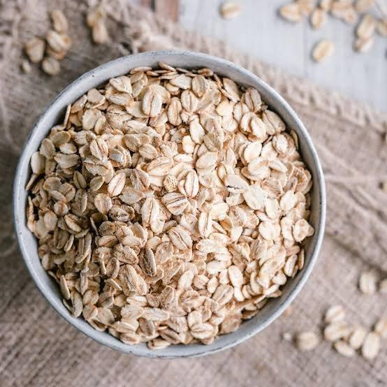 Rolled Oats Fat 6–8% Ash ≤ 2% Impurities Nil Protein 11–14% Moisture ≤ 12.0% Crude Fiber 8–10% E. Coli <10 Cfu/g Broken Flakes ≤