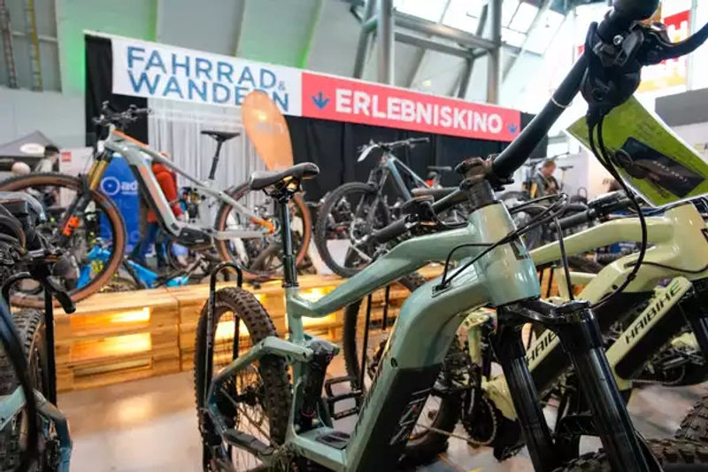 Discover Fahrrad- & WanderReisen: B2B Event Guide - 1