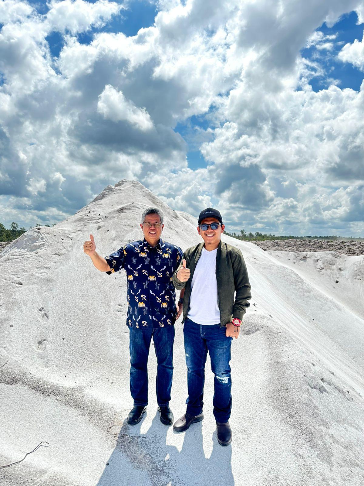 Silica sand