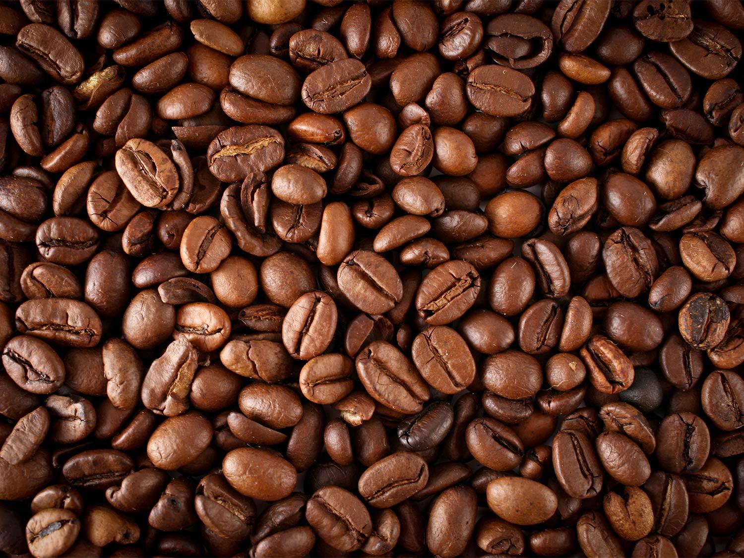 ROASTED COFFEE BEANS Grade AA Form BEANS Shape ROUND Origin Vietnam Moisture 3.71% Variety Arabica Made In Viet Nam Packing Option Oem