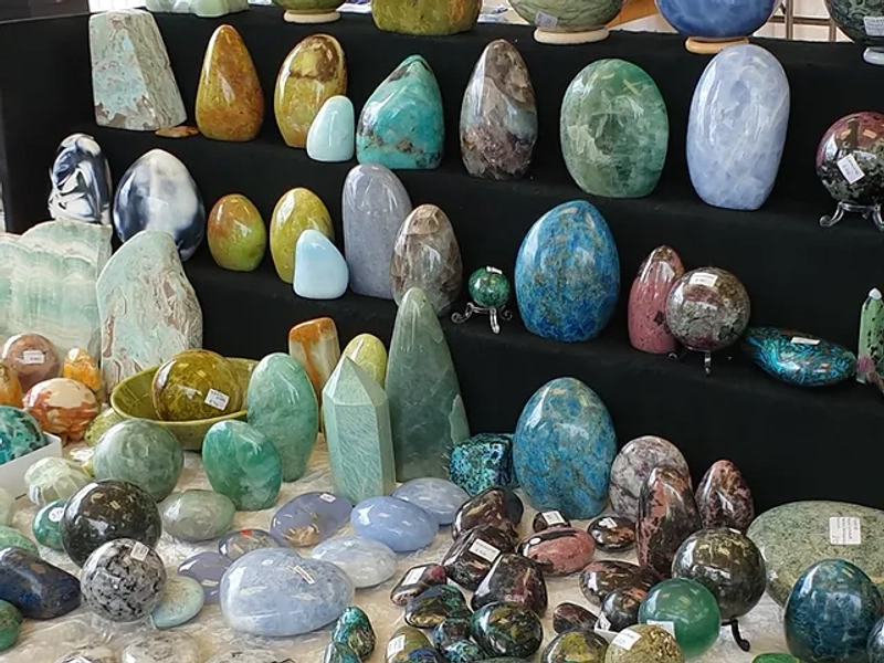 ROCK GEM & BEAD SHOW Spotlight: B2B Essentials - 1
