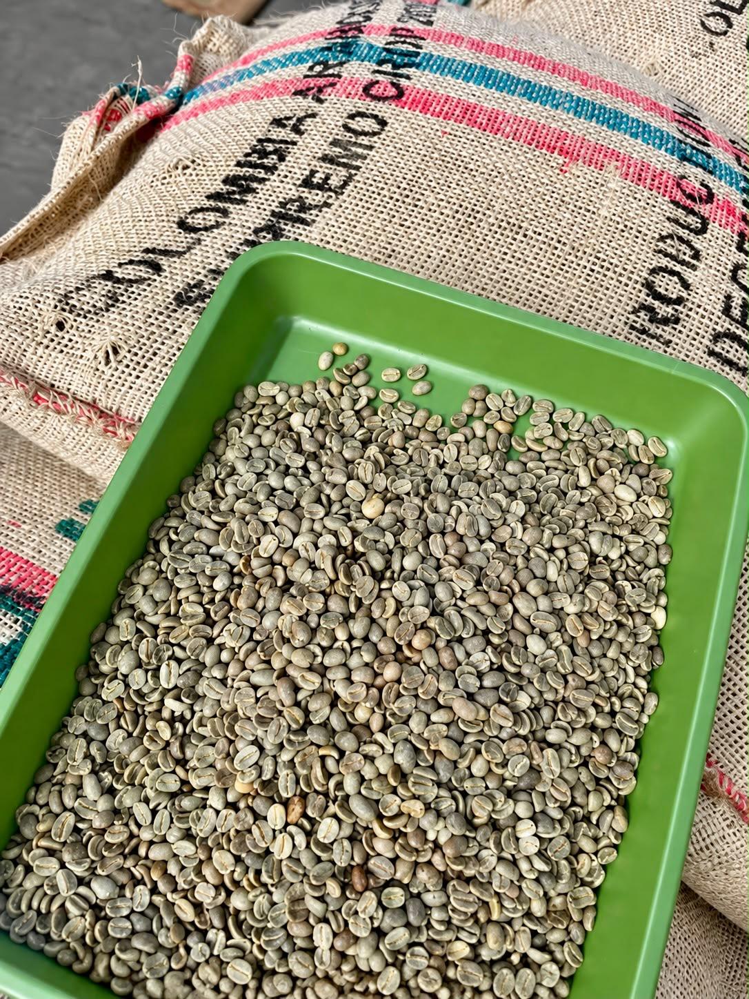 COLOMBIA HUILA SUPREMO ARABICA GREEN COFFEE BEANS SCREEN SIZE 17/18 FULL WASHED G1 – product thumbnail, market insight supplier card