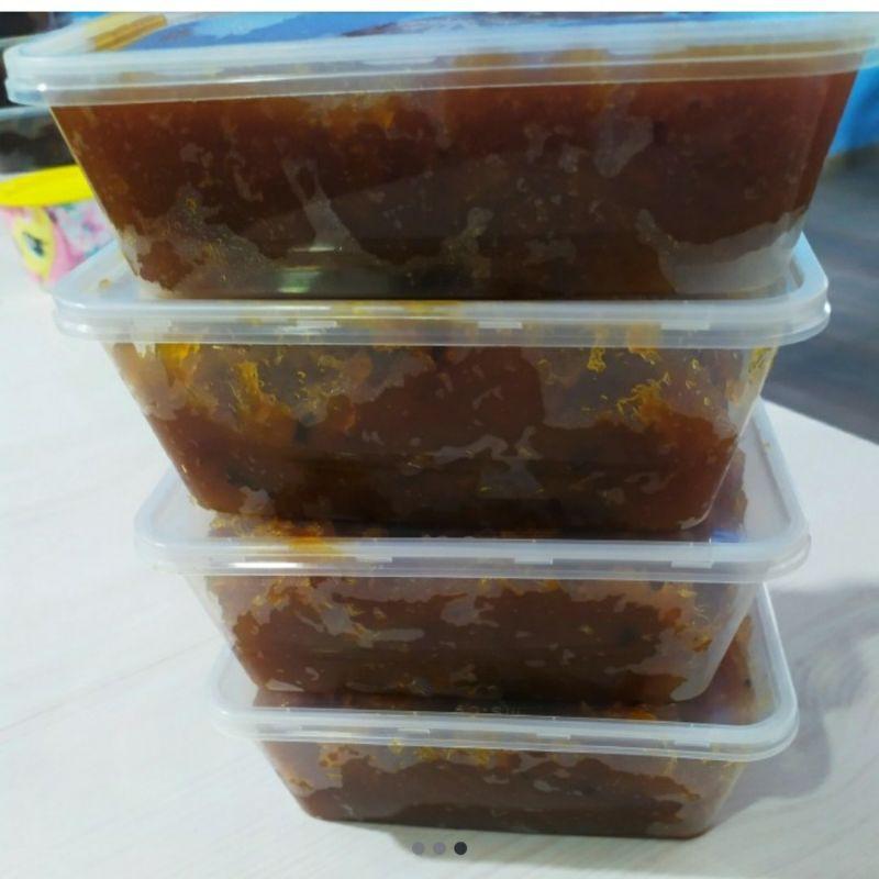 Pineapple Jam in Use