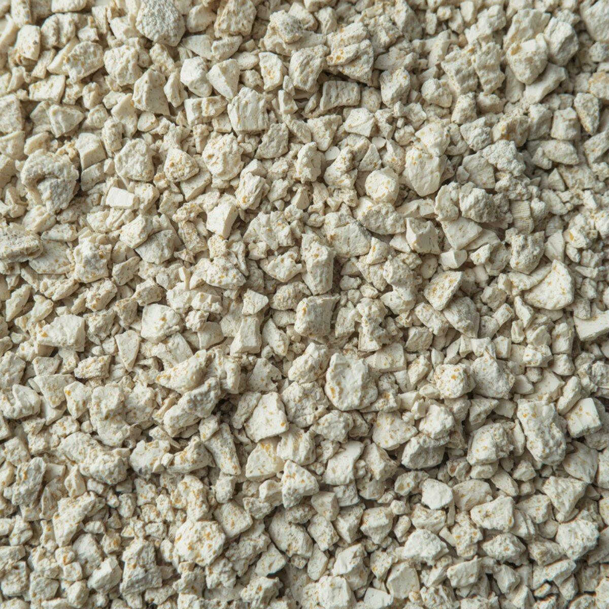 Perlite ore, raw perlite, unexpanded perlite, with an extremely low obsidian content
