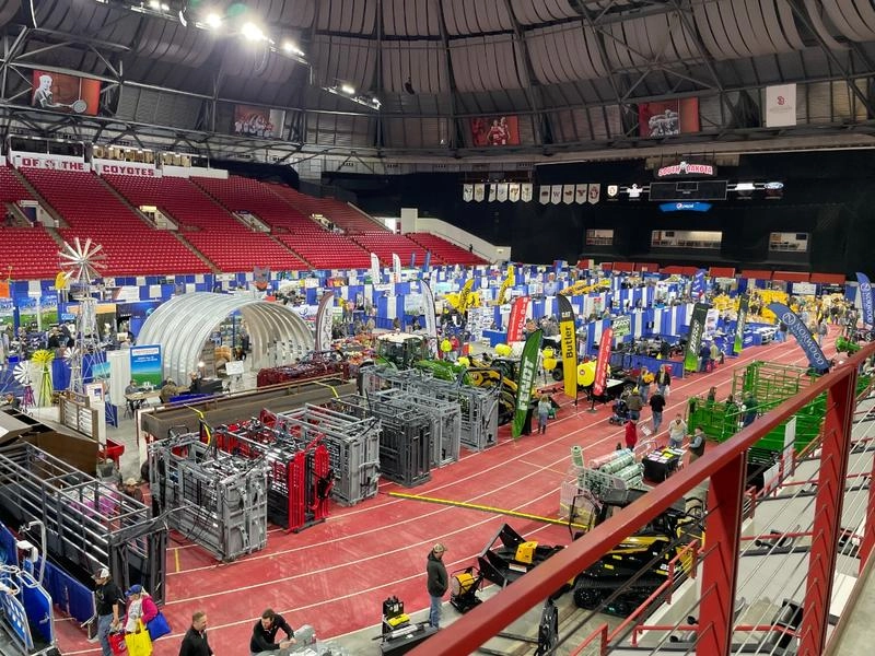 Dakota Farm Show Spotlight: B2B Essentials - 1