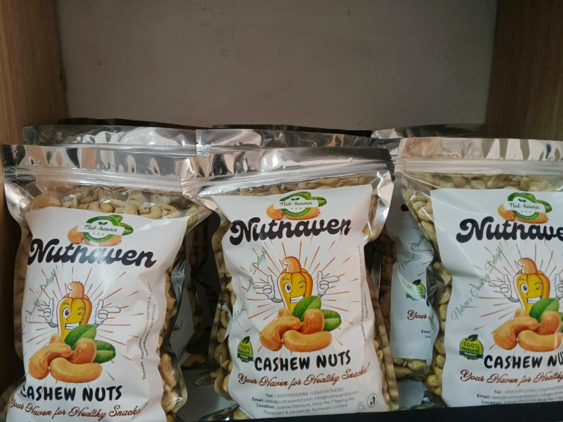 Raw Cashew Nuts Image 1