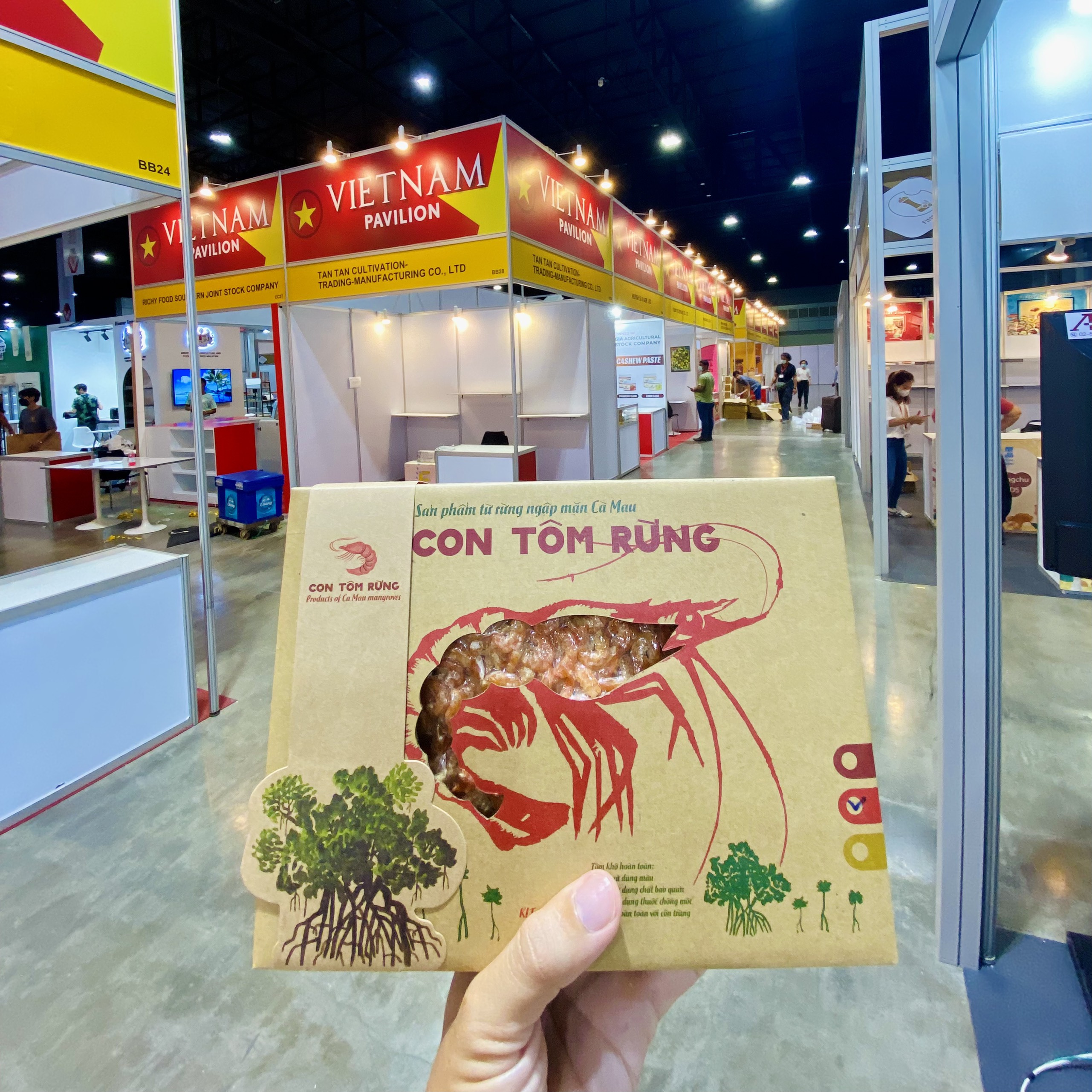 Vietnam Wholesale Price Good Quality Air Processing Safety Certificated 5 months Shelf Life Seafood Traditional Dried Shrimp