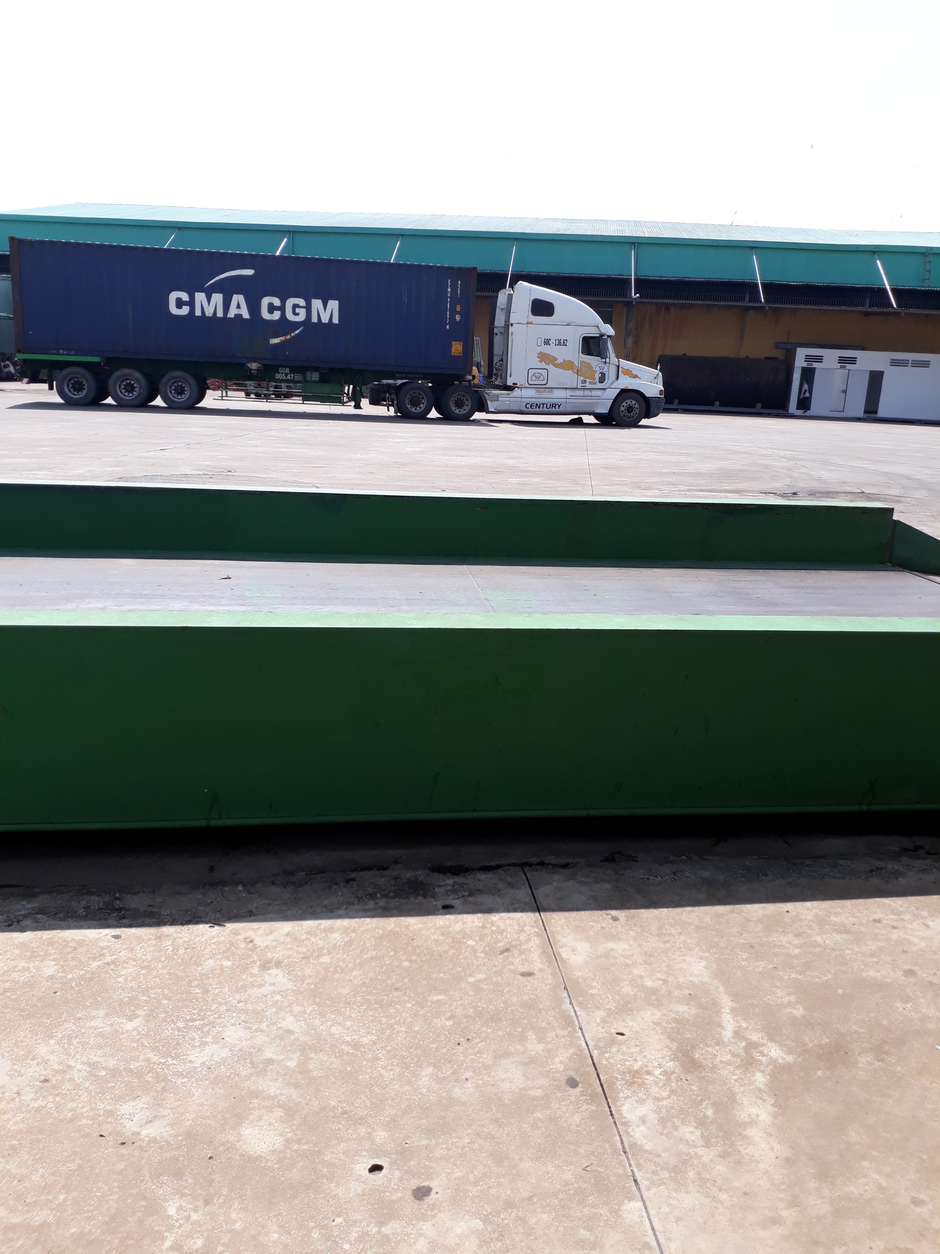 ROBUSTA GREEN COFFEE BEANS SCR#16, VIETNAM ORIGIN, HIGH QUALITY, REASONABLE PRICE (used to make hot beverage, etc.)
