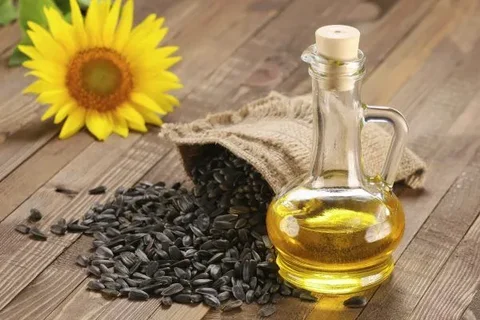 Edible Oils (Sunflower Oil / Soybean Oil / Palm Olein) Soybean Oil Type Non-GMO Refined Soybean Oil Proof of Product Photos / videos / SGS / BoL preferred