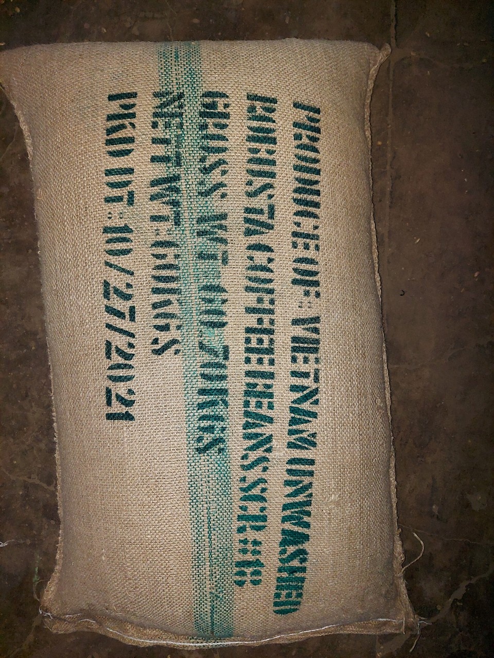ROBUSTA COFFEE BEANS SCR#13, VIETNAM ORIGIN, GOOD QUALITY, REASONABLE PRICE, CROP 2023-2024