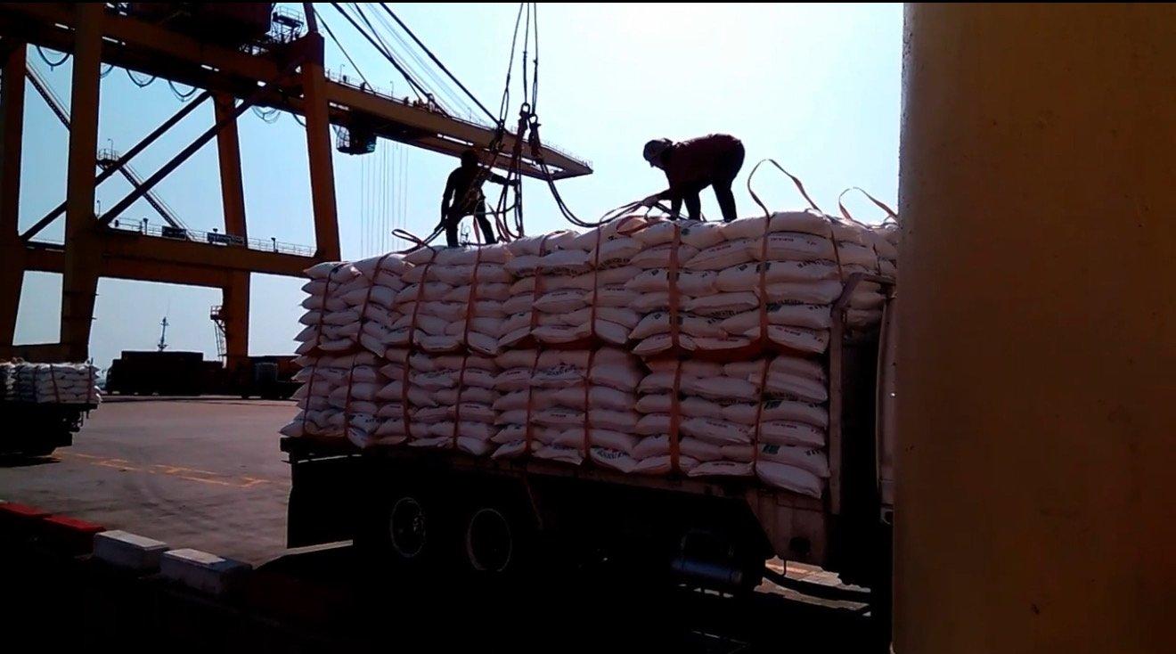Agriculture, Food & Beverage Color Brown, White Form Long Grain, Rice, Sunflower