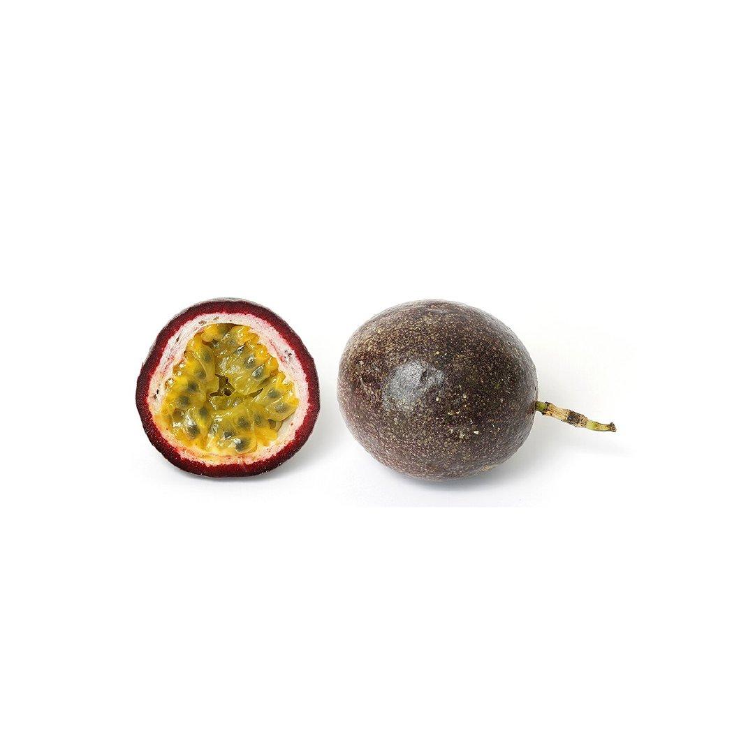 Fresh passion fruit available in bulk for export to juice and fruit markets