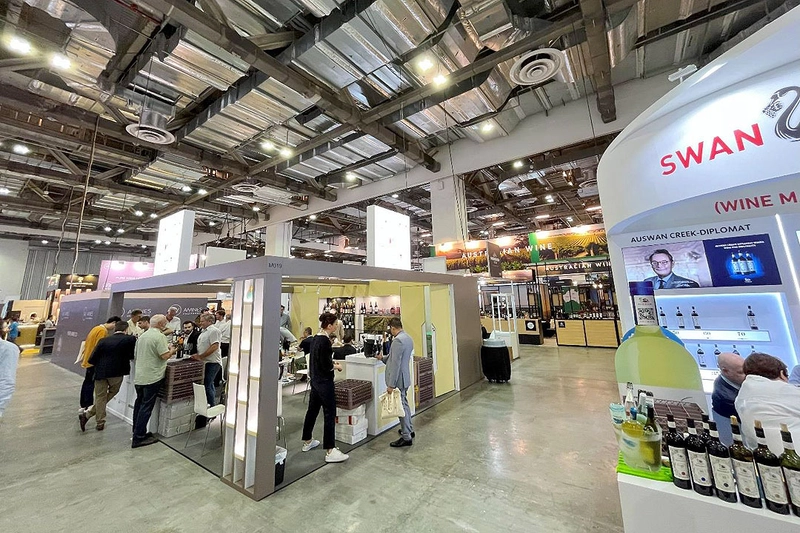 Why Attend Vinexpo Asia Singapore ? B2B Intro - 1