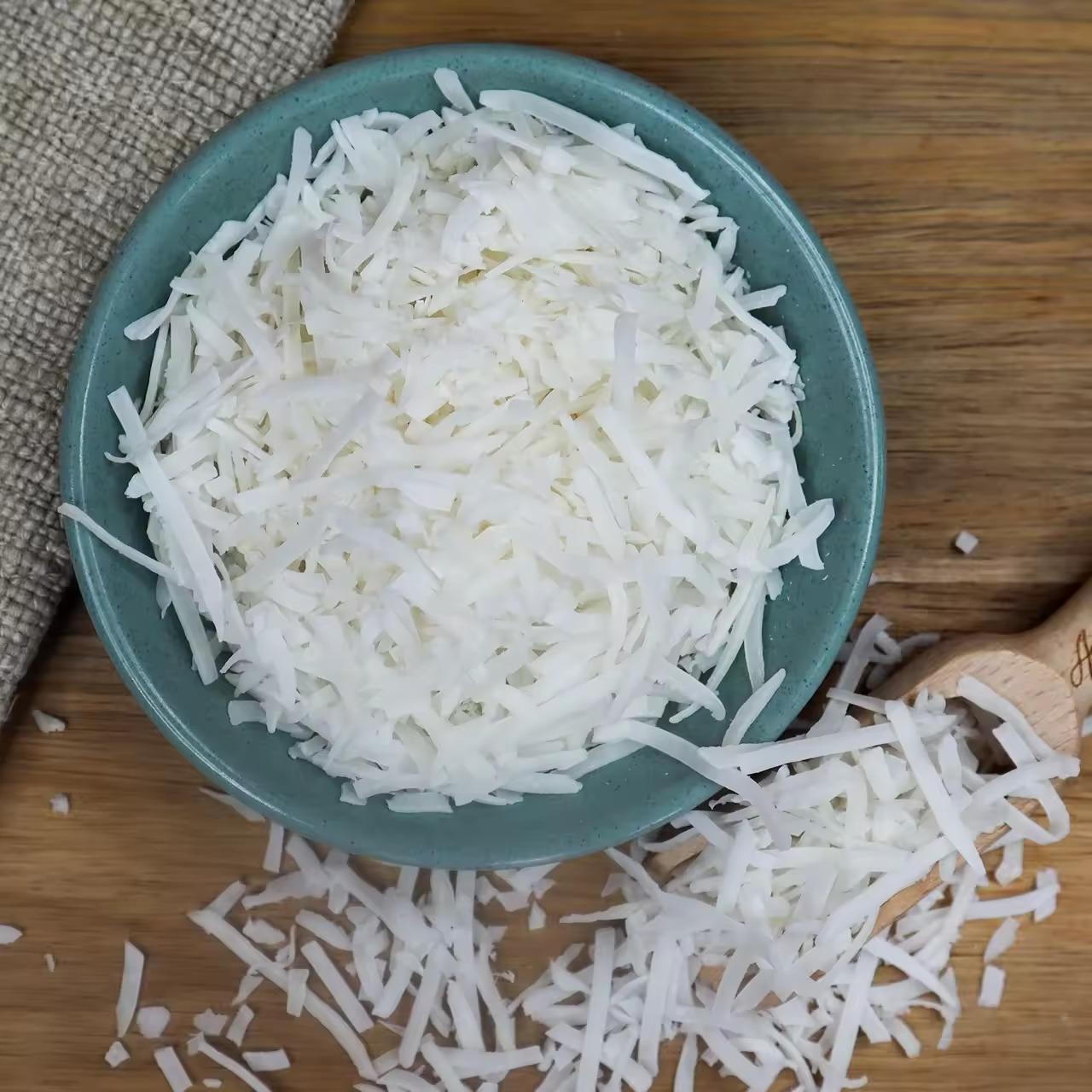 Natural Desiccated Coconut For Bakery And Confectionery Production With Fine Shreds Smooth Texture And Convenient Use