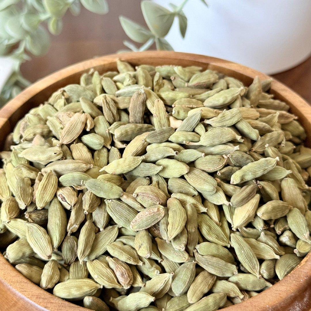 Green High Quality Cardamom Dried Green Cardamon AD Single Herbs & Spices,single Herbs & Spices Cool Dry Place Raw