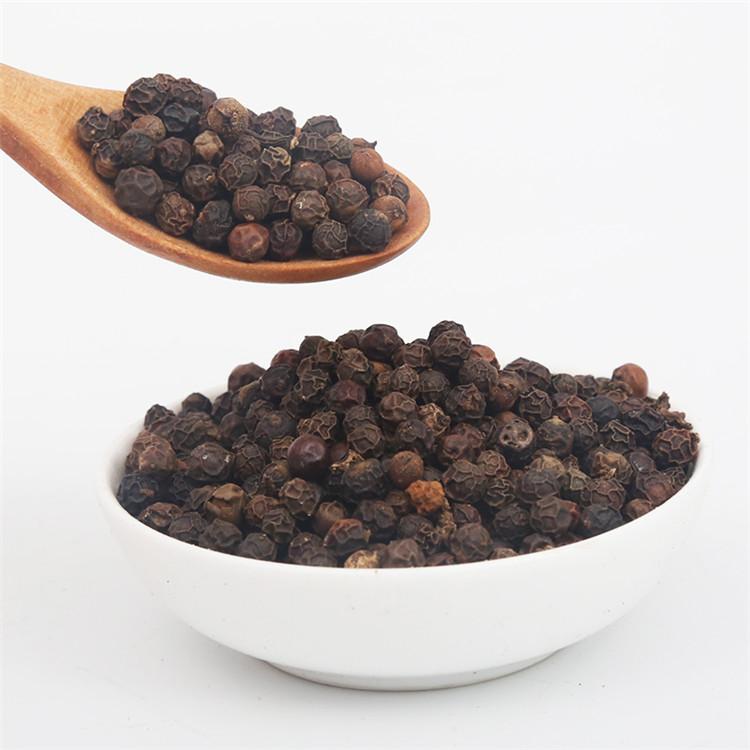 Bulk Premium Black Pepper Whole and Ground, Produced from Carefully Harvested Peppercorns with Advanced Cleaning and Processing Technology to Guarantee Purity, Intense Flavor, Consistent Quality, and International Export Standards for Food Industry, Retail, Restaurants, and Wholesale Distribution