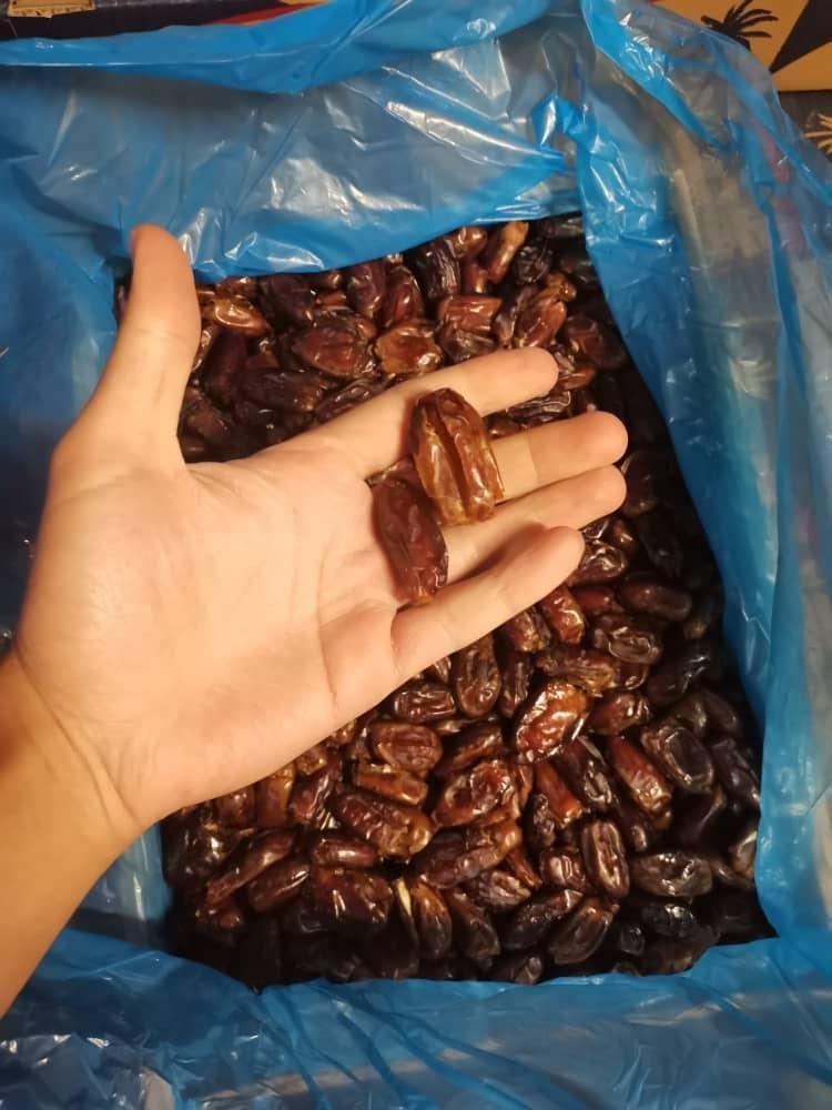2026 Iranian Pitted Sayer Dates for sale Vegan Yes Form Whole No Oil Yes Non Gmo Yes Dairy Free Yes Gluten Free Yes Variety Semi Dry