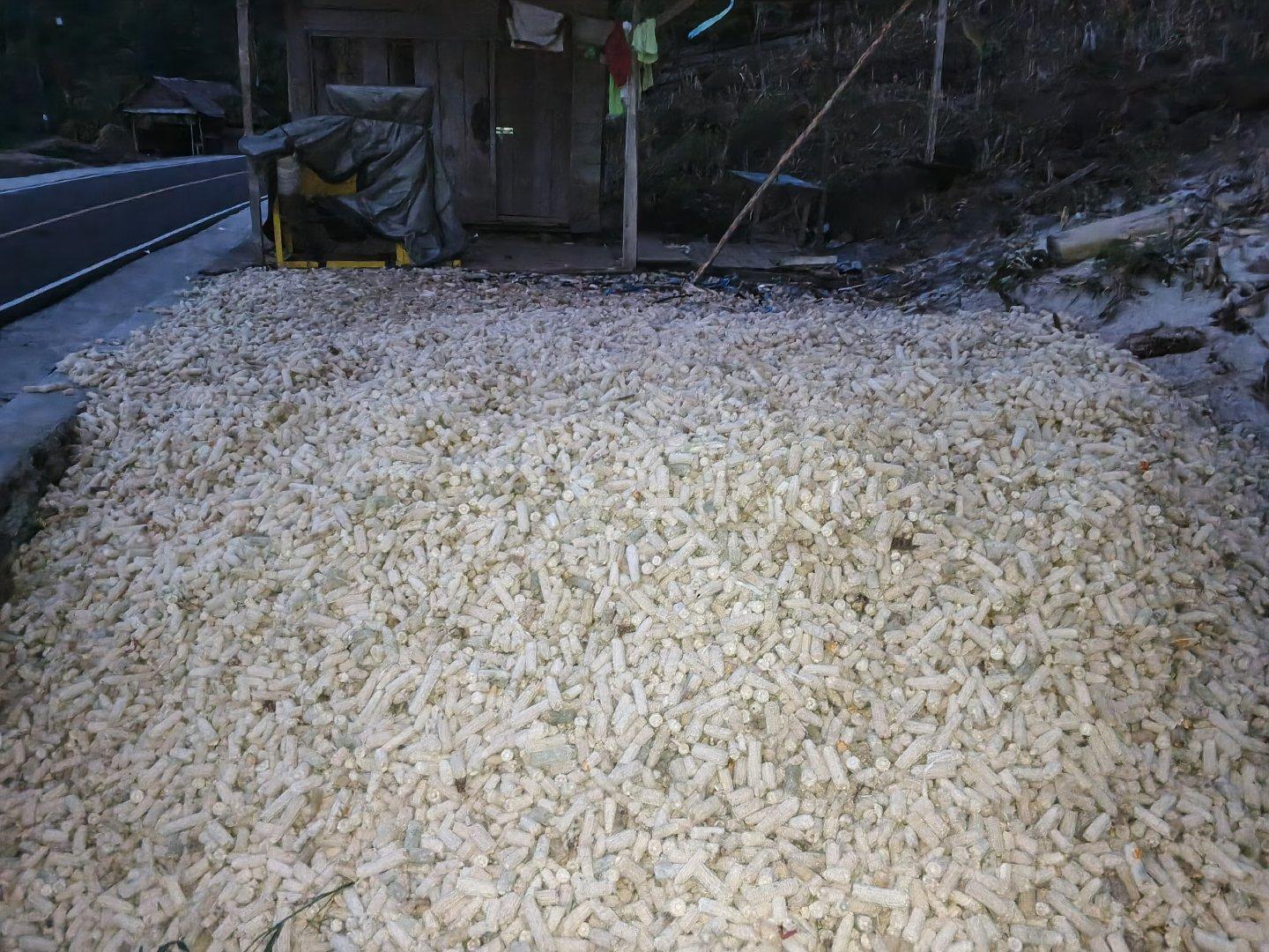 corn cobs