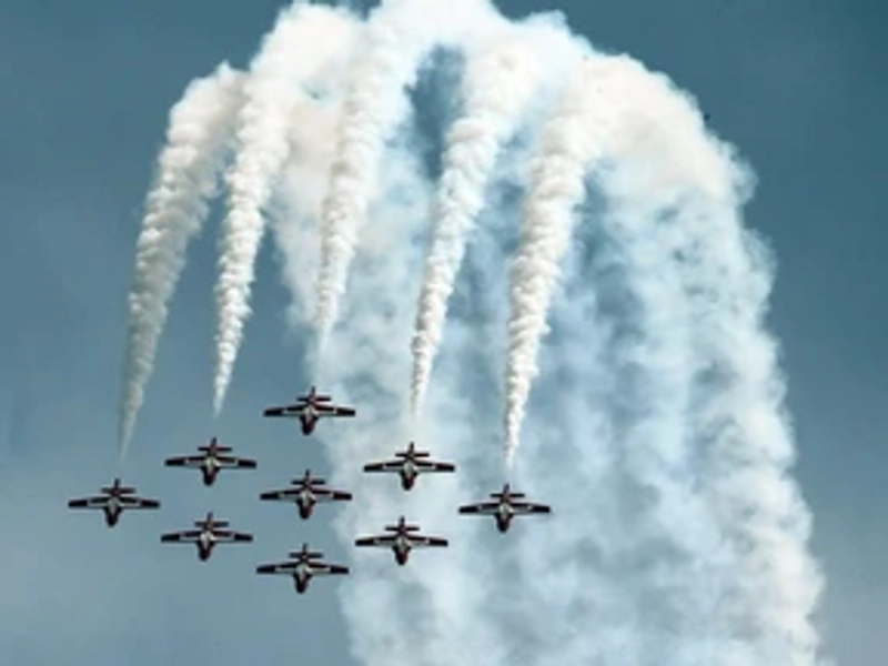 Discover Canadian International Air Show: B2B Event Guide - 1