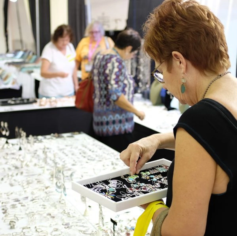 TUCSON FALL GEM & JEWELRY SHOW Spotlight: B2B Essentials