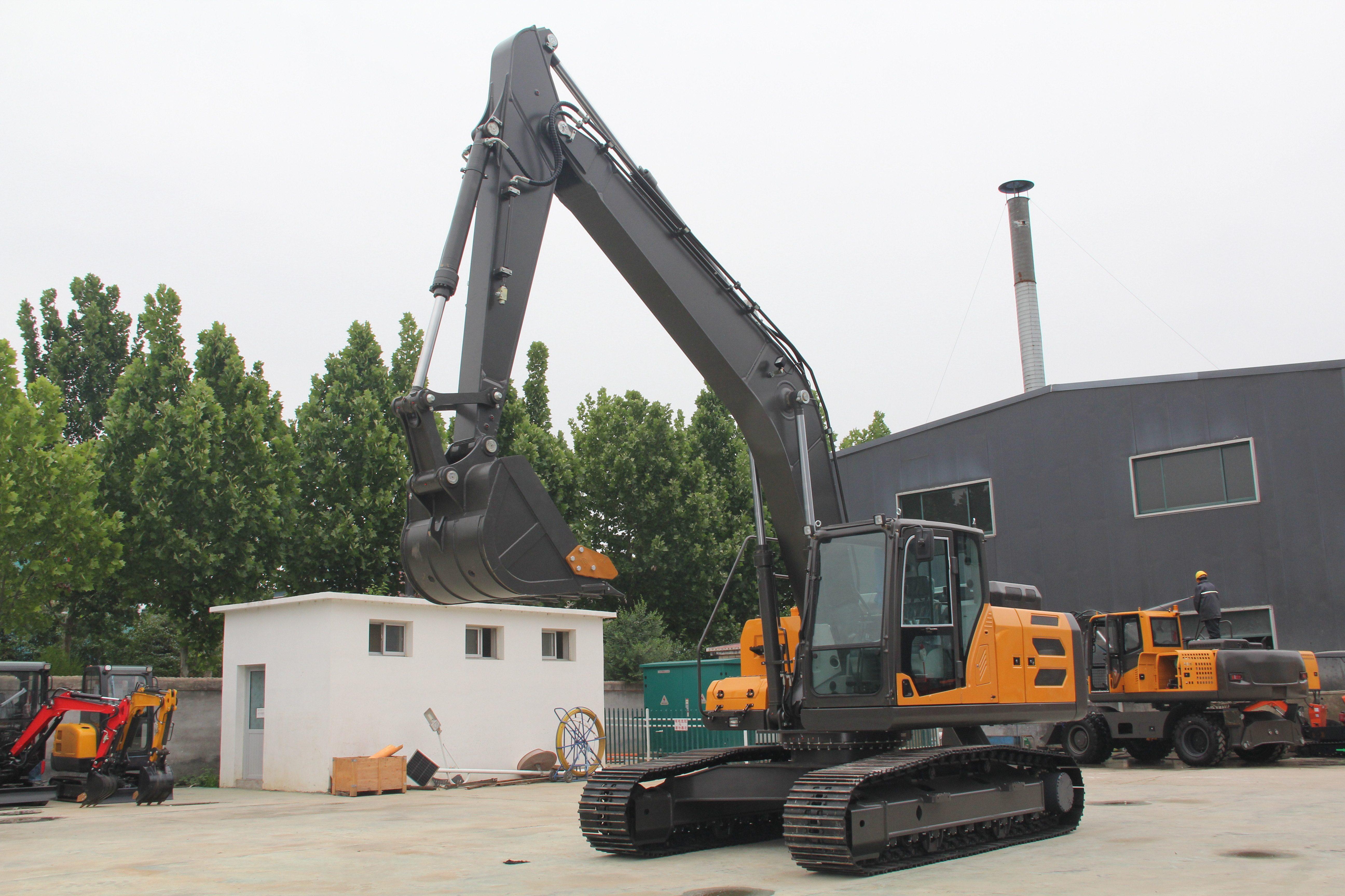 23 Ton Excavator working site