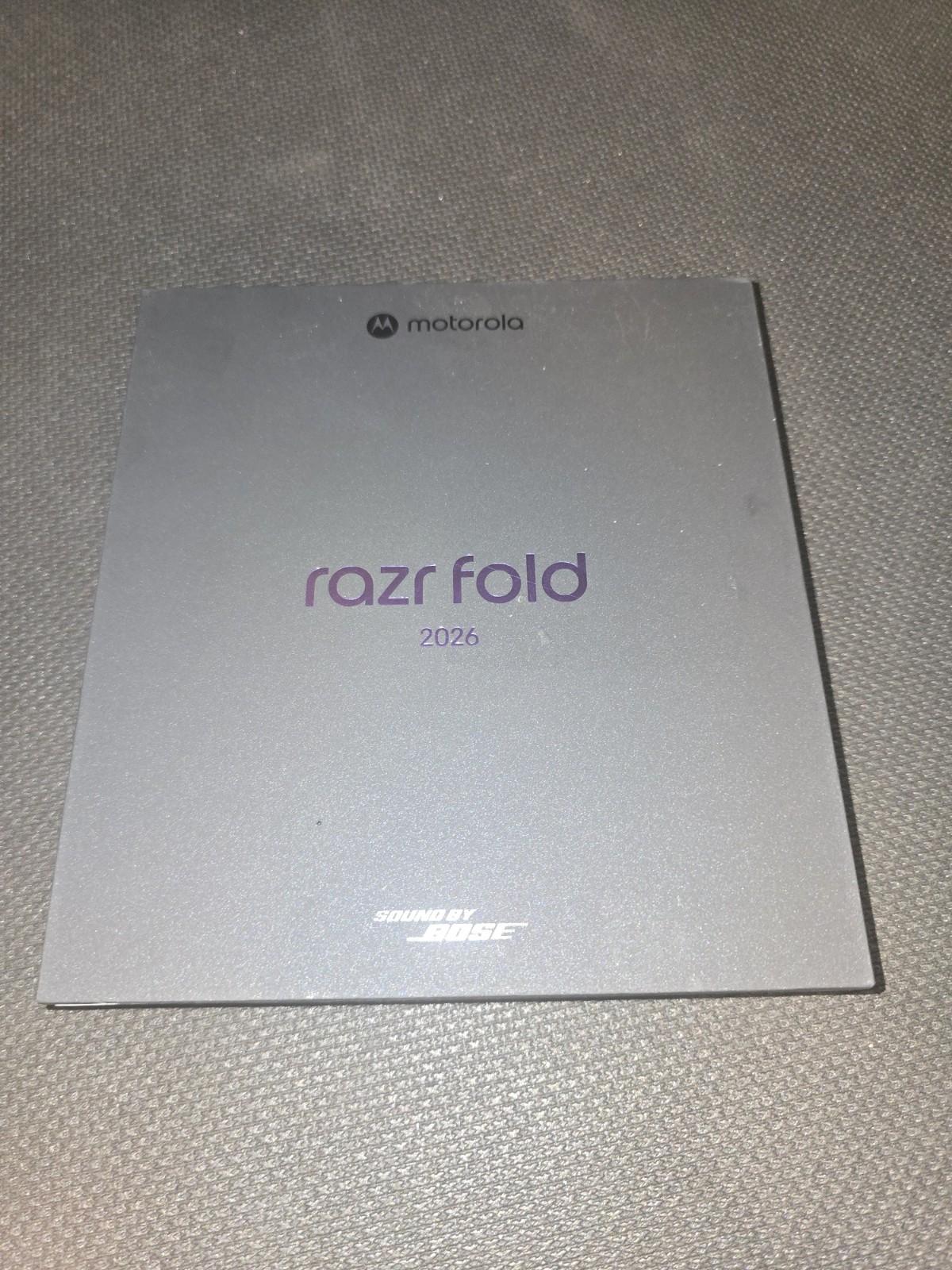 Motorola Rar Fold 2026 512gb (unlocked) Patone Blackened Blue - BRAND NEW PHONE