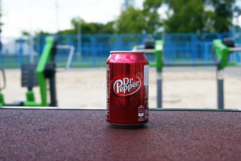 Premium Branded Beverage Dr Pepper Carbonated Soft Drink 330ml Aluminum Can Original Flavor Red Made