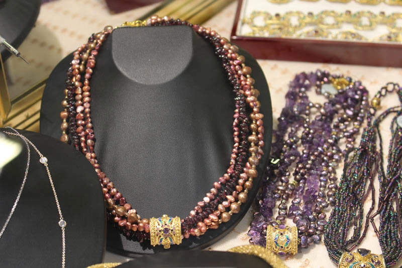 Discover International Gem & Jewelry Show: B2B Event Guide - 2