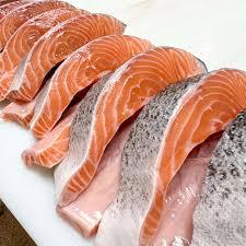Fresh Atlantic Salmon Temperature Chilled 0°C to 4°C Size Range 2–3kg / 3–4kg / 4–5kg Condition Fresh (chilled, not frozen)